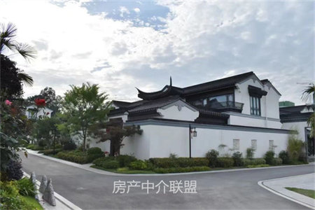 东方佳苑宝龙锦绣华府2室1厅1卫77㎡、车库27平超低